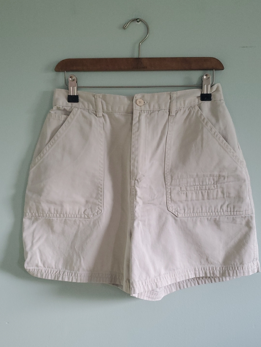 GENERRA Cream Utility Bermuda Shorts